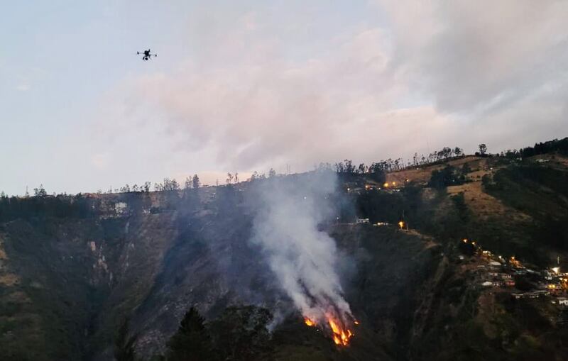 Incendio forestal en el cerro Auqui