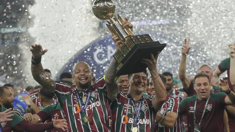 ¡No solo pasa en Ecuador! Fluminense separó a 4 jugadores por indisciplina tras ingresar mujeres a la concentración