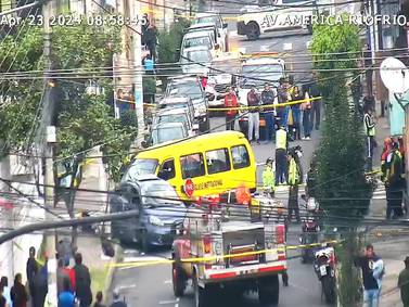 Otra persona falleció en accidente de tránsito de una buseta escolar en Quito