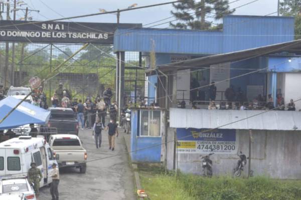 Entraron a asesinar a un reo en su ceda y amenazaron a los guardias en Santo Domingo
