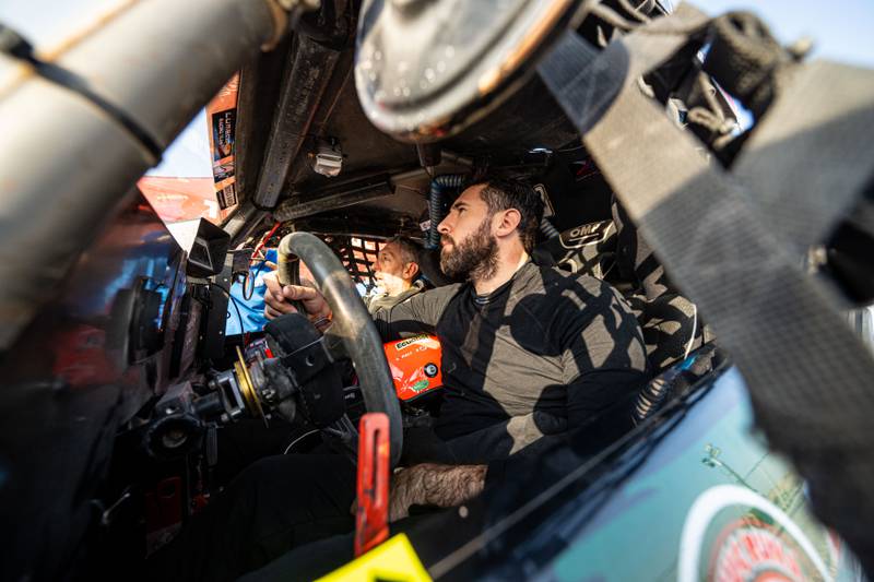Brad Salazar junto a su navegante, Eugenio Arrieta en el Rally Dakar 2023.