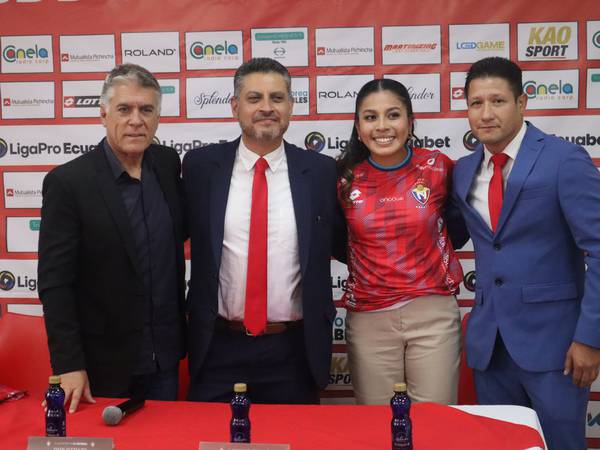 Club Deportivo El Nacional presentó al cuerpo técnico del equipo femenino