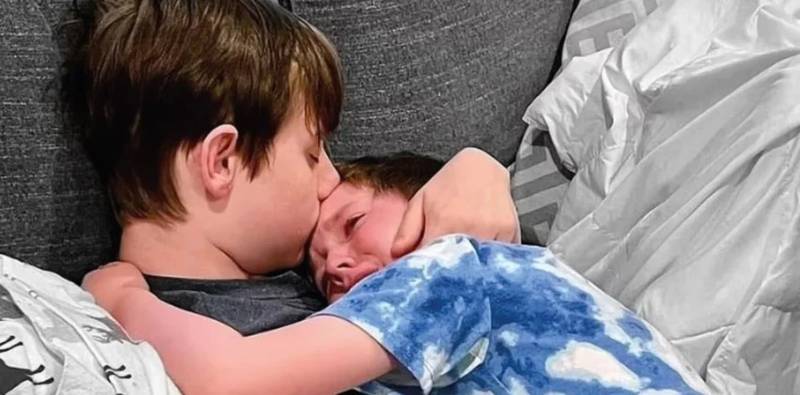 El 'abrazo más triste' de dos hermanos ha dado la vuelta al mundo