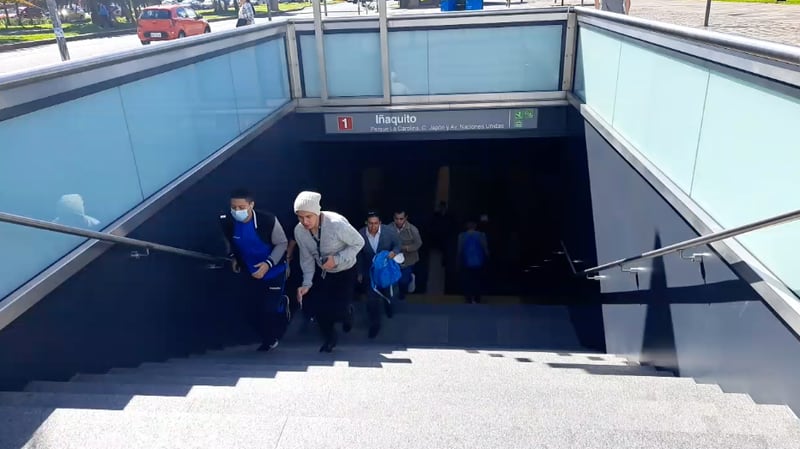 Molestia por el servicio del Metro de Quito