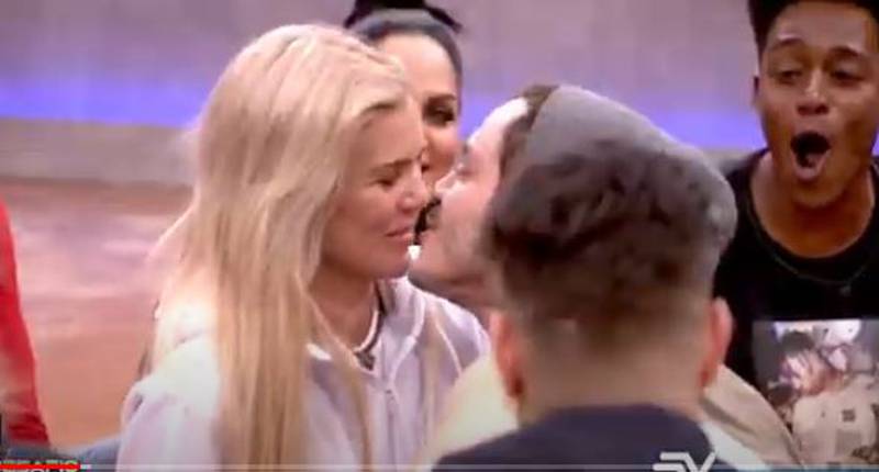 Carolina Jaume besándose con Wagner en 'Desafío a la Fama'