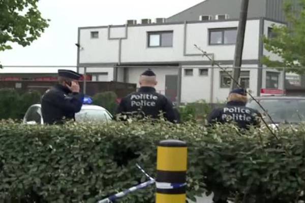 Explosión afuera de instituto forense en Bruselas