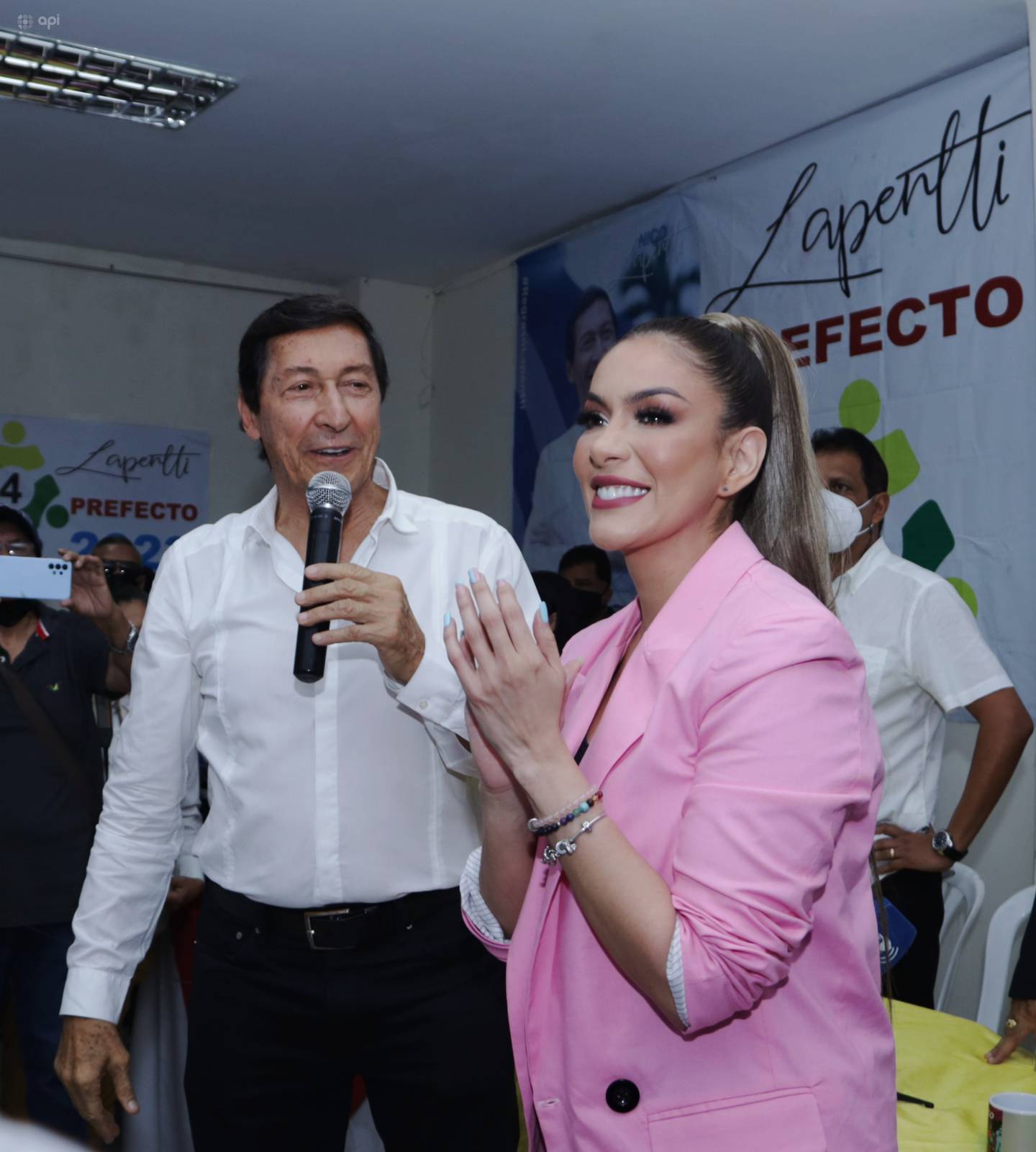Los precandidatos Nicolas Lapentti y Maria Fernández Rios, a la prefectura y viceprefectura del Guayas