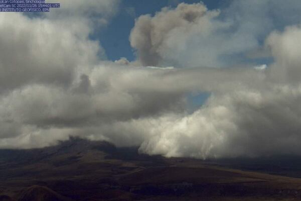 Caída de ceniza del volcán Cotopaxi afectará a Quito y otros sectores de Pichincha