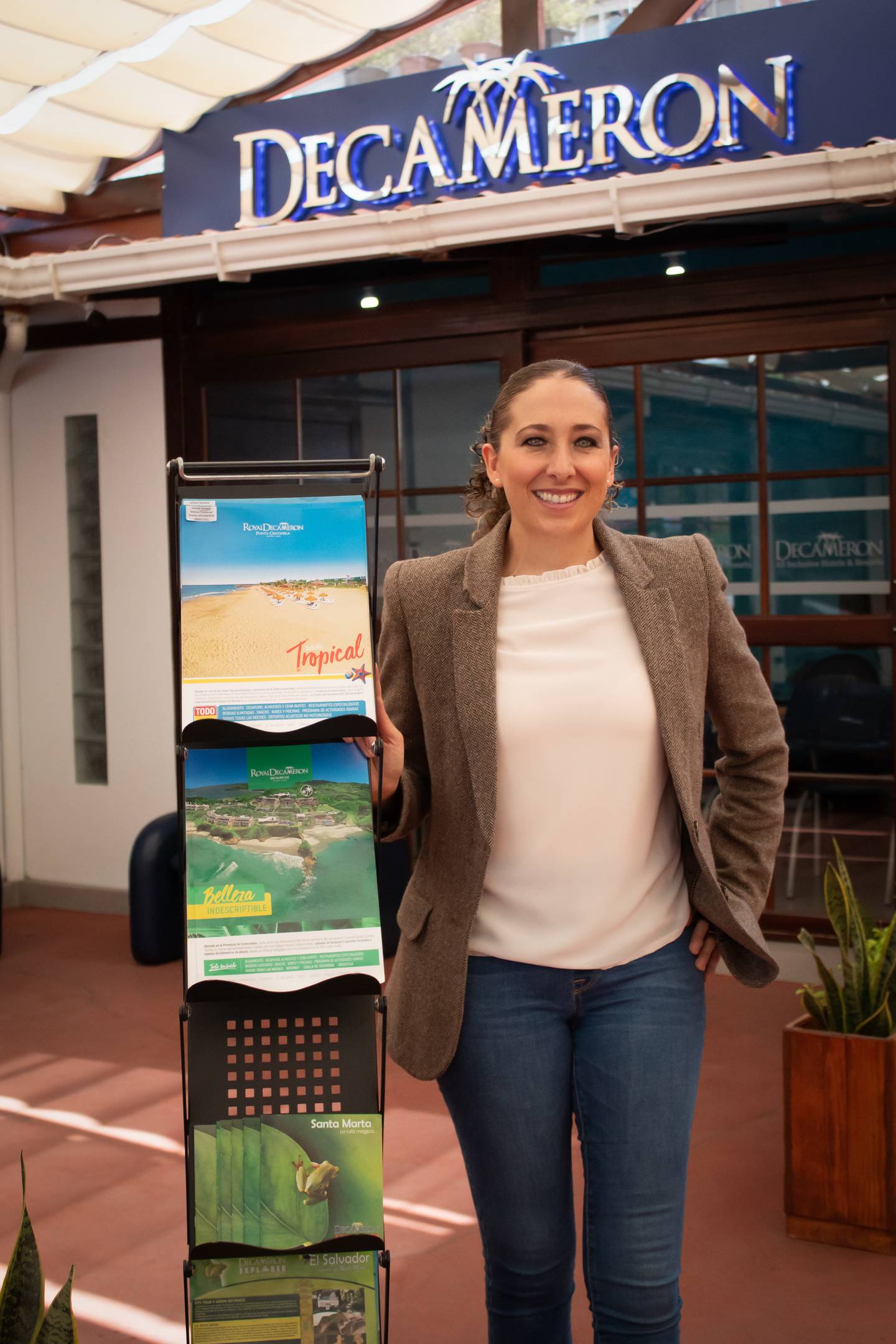 Gabriela Mera, Gerente Comercial Hoteles Decameron Ecuador