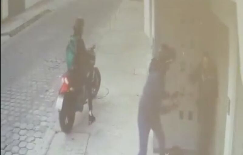 Delincuentes que dispararon a joven en Ponciano, asaltan en otras zonas de Quito.