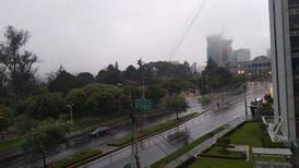 Fuertes lluvias se registran en diferentes sectores de Quito