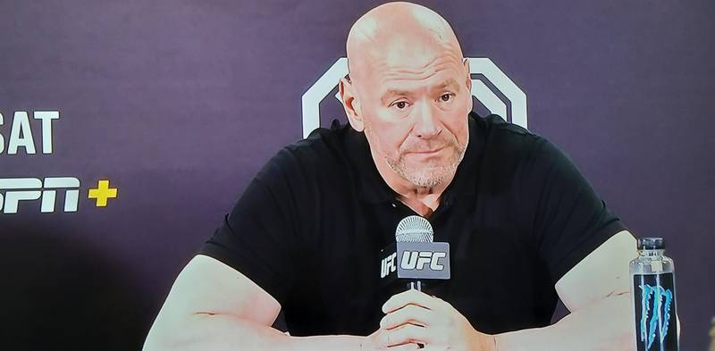 Dana White en conferencia de prensa de la UFC