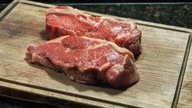 ¿Comer carne cruda es sano para la salud? Expertos explican los riesgos de su consumo