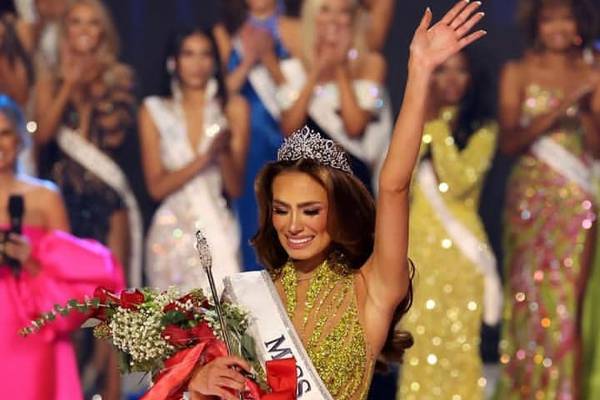 Quién es Noelia Voigt, la primera latina en ser coronada Miss USA 2023