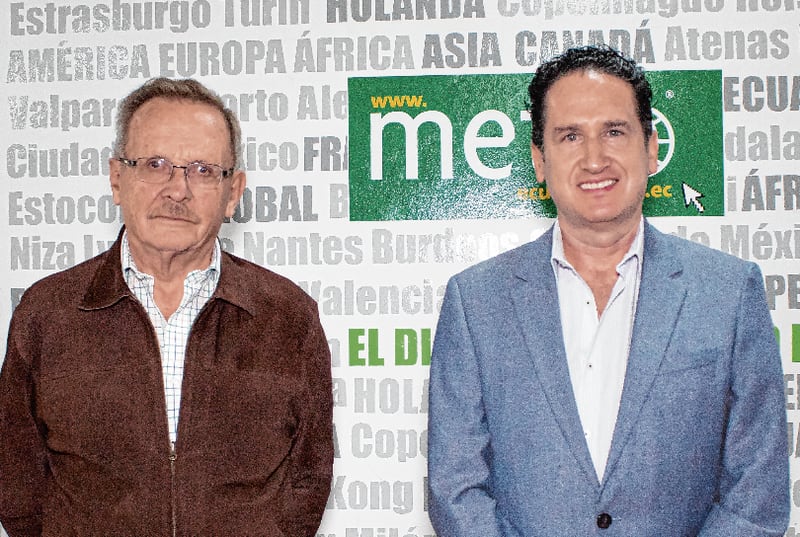 Jaime Mantilla (i), fundador y exdirector de Diario HOY,  junto a Hernán Cueva (d), CEO de Diario Metro Ecuador.