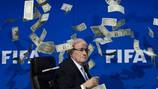 Pese a suspensión de la FIFA, Blatter asistirá al Mundial de Rusia gracias a invitación de Putin