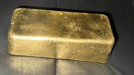 Hombre fue detenido mientras trasladaba un lingote de oro valorado en más de 250.000 dólares en Piñas