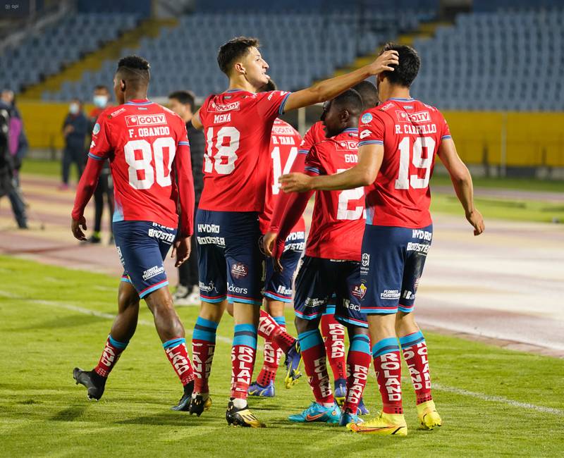 El Nacional festeja el gol en el Atahualpa
