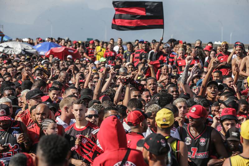 Aficionados acompañan al Flamengo previo a su viaje hacia Guayaquil