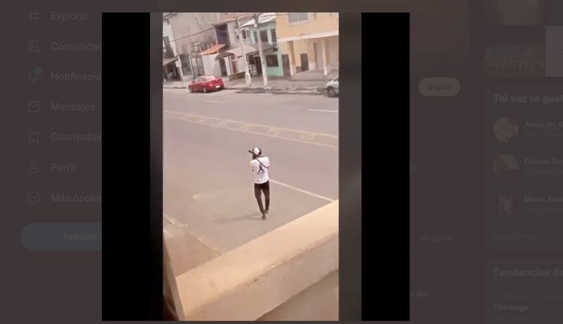 En Esmeraldas, enfrentamiento entre sujetos armados quedó registrado en video