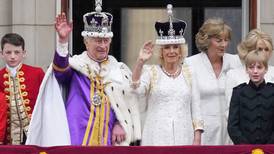 Rey Carlos III reaparece y su apariencia sorprende tras iniciar tratamiento contra el cáncer