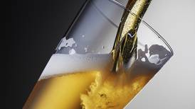 ¿Sabías que beber cerveza, puede reducir el riesgo de demencia?