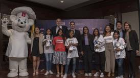 Grupo Bimbo apoyará escuelas de fútbol femenino en Ecuador y Latinoamérica