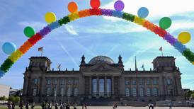 El “tercer sexo” cada vez más cerca de legalizarse en Alemania: Tribunal Constitucional emplazó al Parlamento a legislar sobre el tema