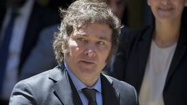 Presidente Petro ordenó la expulsión de diplomáticos argentinos luego de declaraciones de Milei: “asesino terrorista”