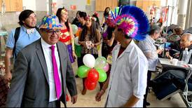 Clown hospitalario  ‘Pulseras blancas’ realizó evento en el Hospital Carlos Andrade Marín