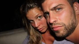 ¿Quién es Nuria Tomas? La mujer fotografiada besando a Piqué en una playa