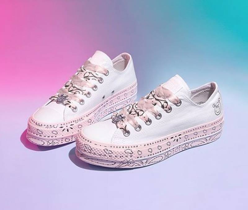 Miley lanza su colección de zapatillas Converse