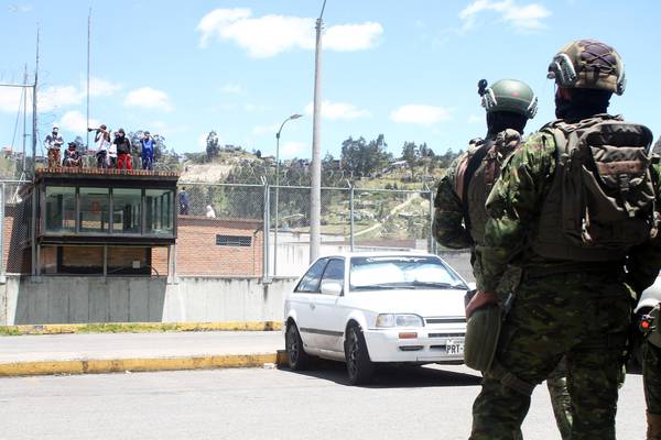 Consulta Popular: La seguridad del Ecuador, a merced de la reforma sobre el apoyo militar a policías 