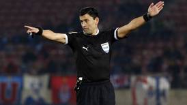 Roberto Tobar, árbitro para Gremio vs Barcelona SC