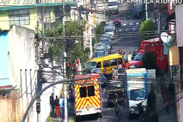 Otra buseta escolar involucrada en un accidente de tránsito en Quito