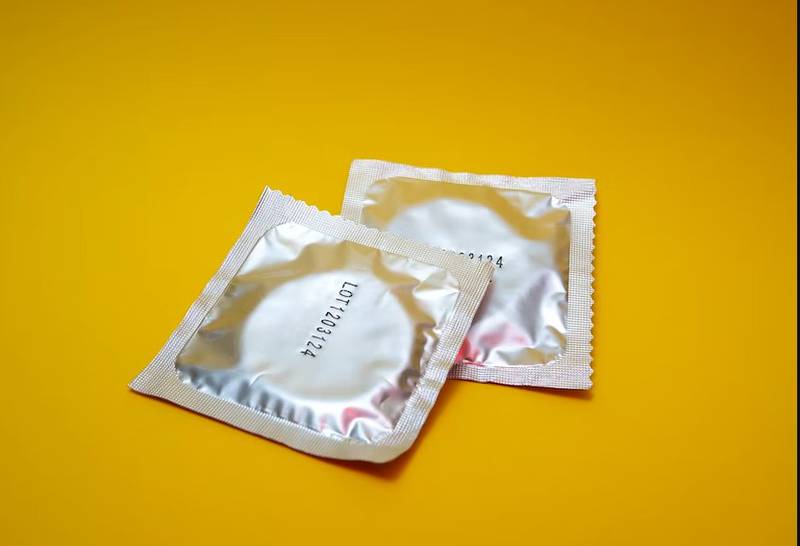 Quitarse el preservativo sin consentimiento es considerado agresión