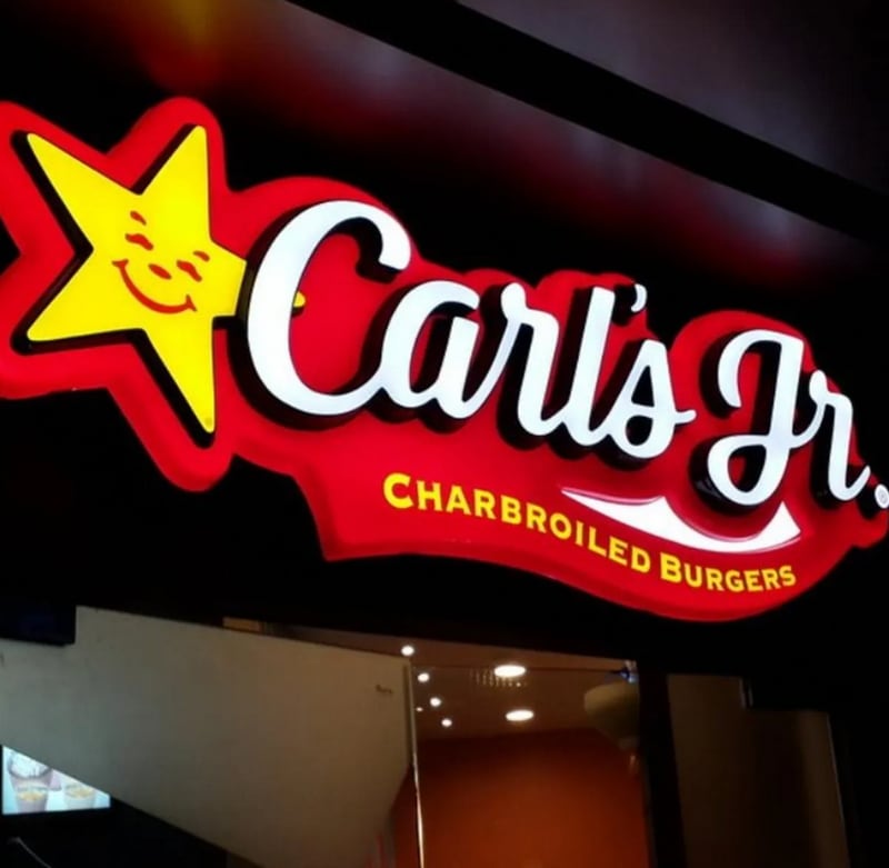 Carl’s Jr. abre restaurante en Riocentro Shopping Quito.