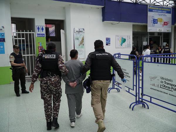 Gobierno Nacional repatrió a 13 presos colombianos, son 11 hombres y 2 mujeres