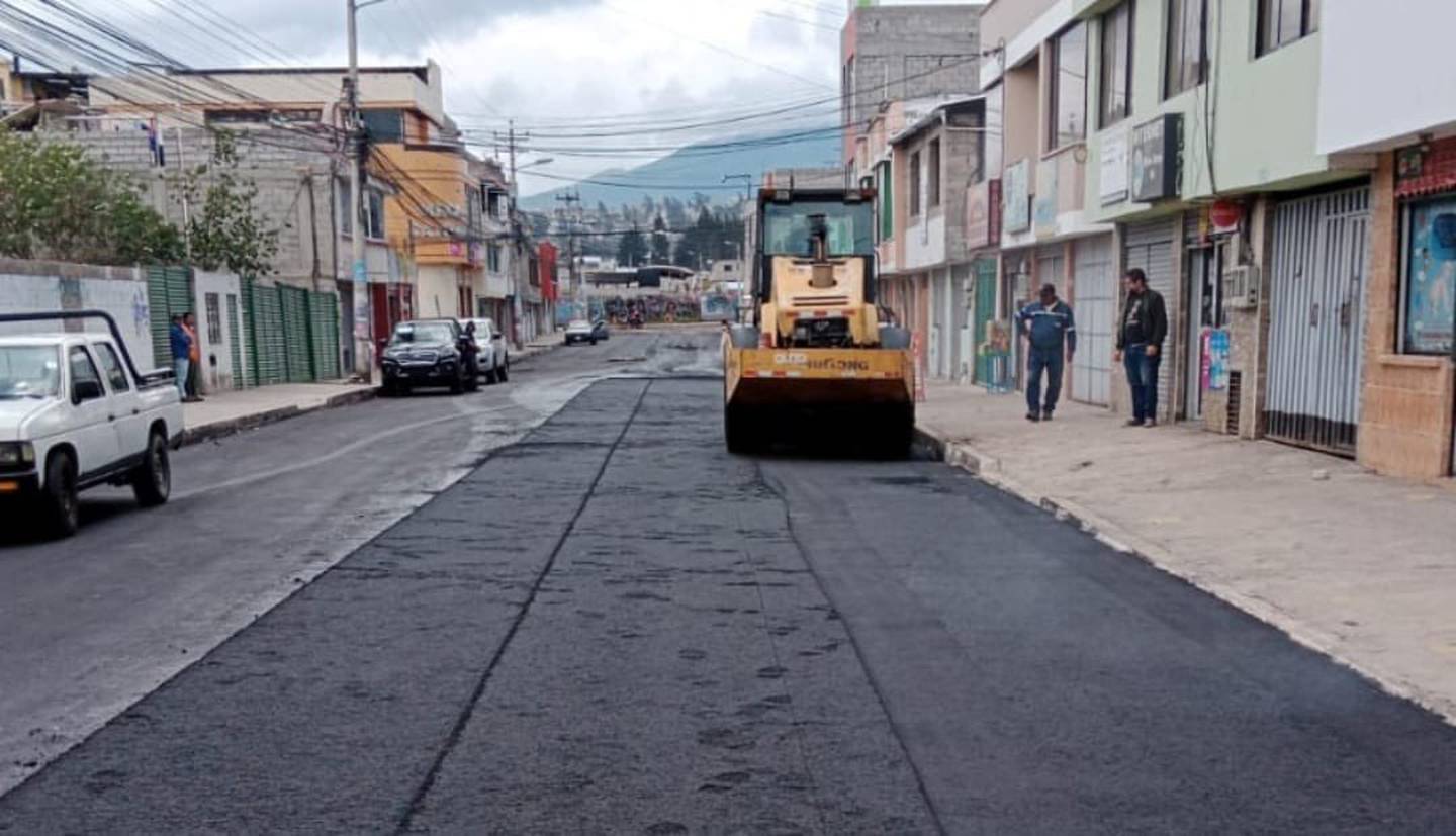 Trabajos de tratamiento vial en Quito