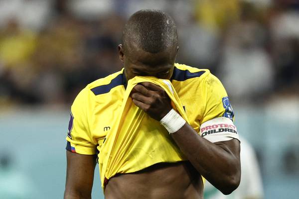 Entre lágrimas, Enner Valencia, pide disculpa a Ecuador luego de quedar fuera del Mundial 2022