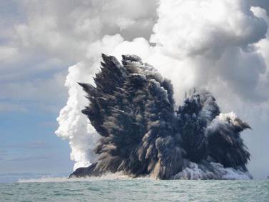 Se confirman fallecidos, graves daños materiales y derrame de petróleo por tsunami en Tonga