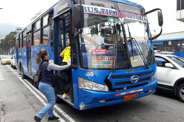 Cámara de Transporte Público pide garantías para brindar el servicio en Quito