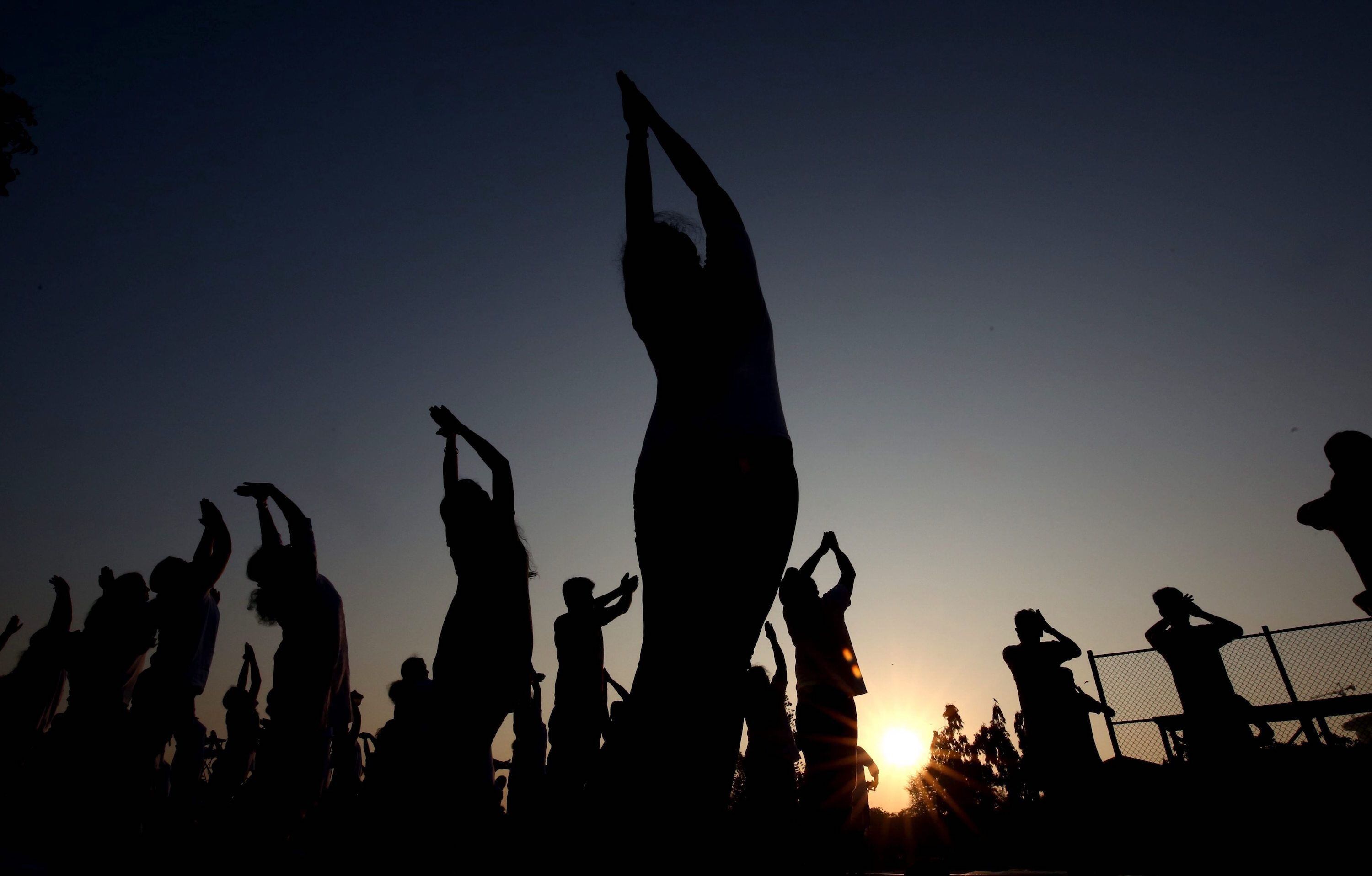 Por qué es mejor practicar yoga desnudo – Metro Ecuador