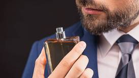 Los mejores perfumes para los hombres mayores de 50 que causan furor en el mercado