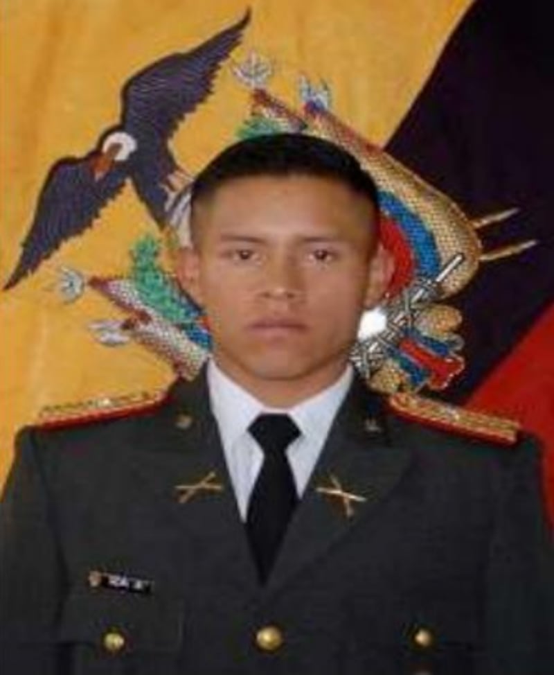 teniente de Infantería José Luis Iza Sánchez y el teniente de Inteligencia Militar Jorge Alexander Andrade Bastidas