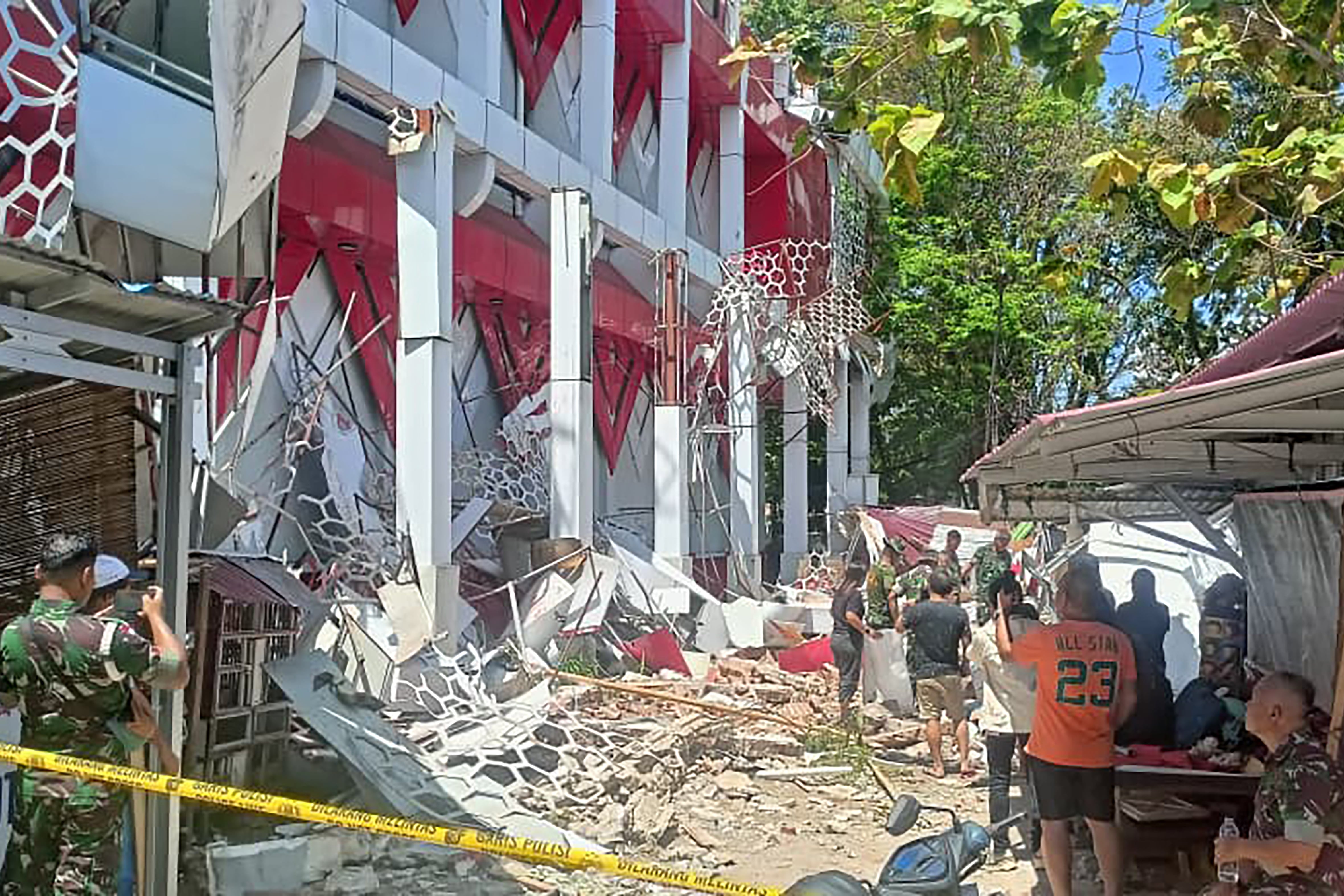 Impactantes imágenes del terremoto en Indonesia: destrucción, víctimas y alerta de tsunami