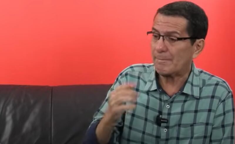 Polo Baquerizo se despide de su audiencia.