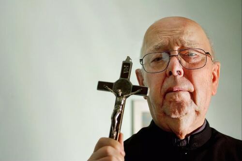 Los políticos están “poseídos por el diablo” aseguró el exorcista del Papa