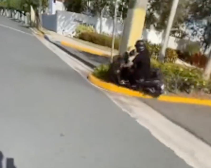 motociclista perdió el control y chocó contra un poste en Vega Baja, Puerto Rico