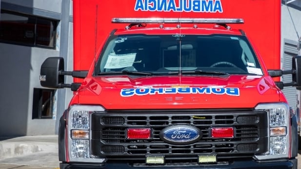 Mujer de la tercera edad resultó herida tras ser atropellada por un motociclista en la Av. Oswaldo Guayasamín, en Quito